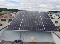 기후에너지과-지난해 태양광 대여사업 참여한 성남시 분당구 판교동 주택.jpg width: 100%; height : 150px