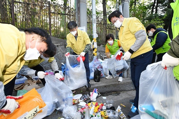 ‘쓰레기와의 전쟁’ 수원시, 소각용폐기물 10% 줄였다.jpg