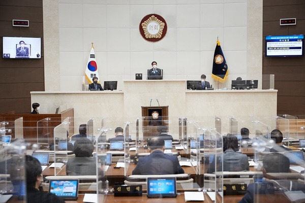 20220325 용인시의회, 제262회 임시회 제2차 본회의 열어(1).jpg