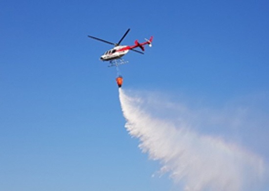 [크기변환]녹지과-상황 발생 시 투입되는 성남시 산불 진화 헬기(자료사진).jpg