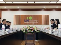신상진 성남시장, 이한준 LH 사장 만나 “지역 현안 해결 위해 힘 모을 것”(1).jpg