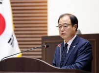 박상영의원 사진 제2차 본회의.JPG